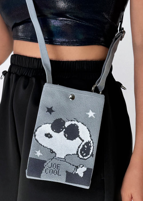 Peanuts Joe Cool Snoopy Knitted Grey Crossbody