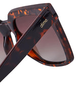 Topanga Sunglasses in Tortoise/ Brown Gradient