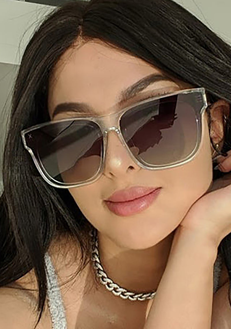 X Sssniperwolf 001 Sunglasses in Clear/Grey Gradient
